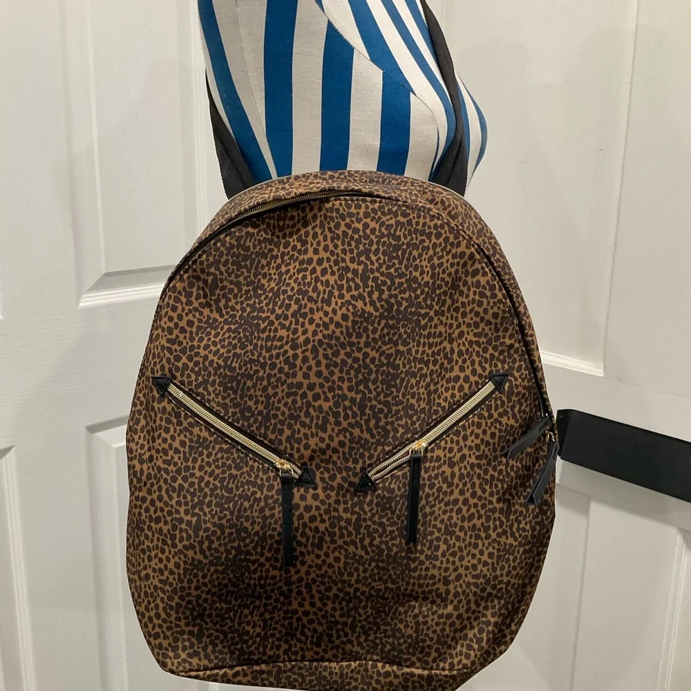 NWOT STELLA & DOT LADY BOSS TWO‎ IN ONE CHEETAH PRINT SHOULDER BAG BACKPACK